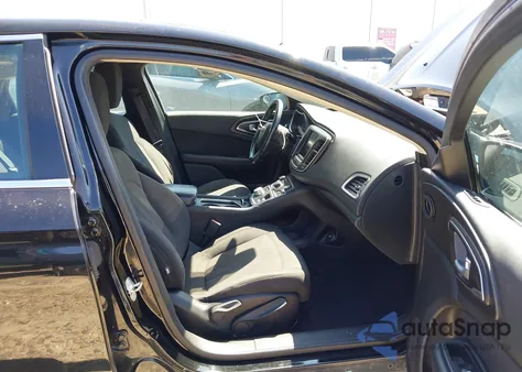 2015 Chrysler 200 Limited z USA, uszkodzony, nr VIN 1C3CCCAB6FN690357